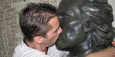 Eminescu si CV-ul obligatoriu